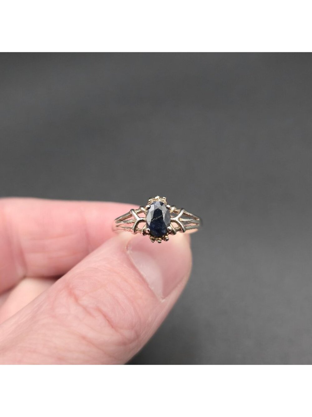 Size 7.5 Sterling Silver Oval Dark Blue Sapphire Vintage Filigree Split Shank Ri